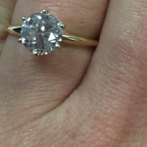 Ladies 1.5 carat diamond ring